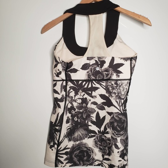 LULULEMON Black & White Floral Rose Scoop Neck Racerback Tank Top - Picture 4 of 6